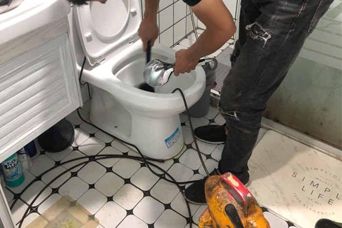 宁阳马桶堵塞自己疏通还是找师傅？专业上门服务让你省时更省心